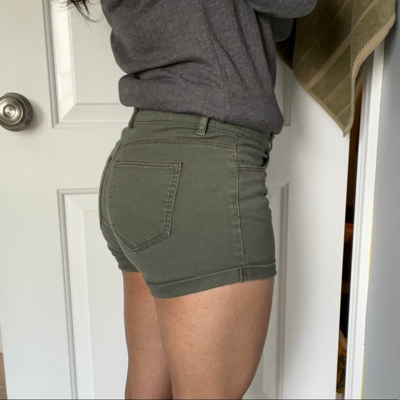 H&M Olive green shorts - Picture 2 of 2